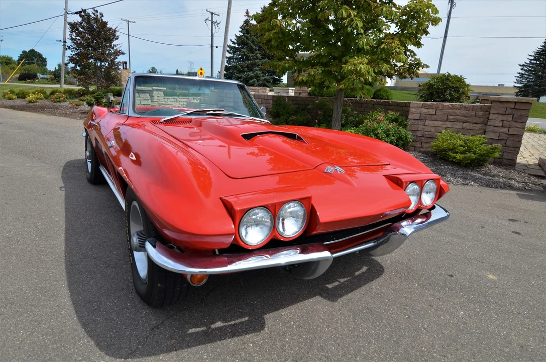 1965 Chevrolet Corvette C2 - Image 19 of 31