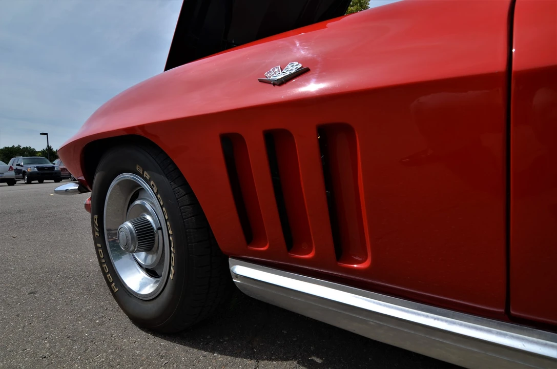 1965 Chevrolet Corvette C2 - Image 25 of 31