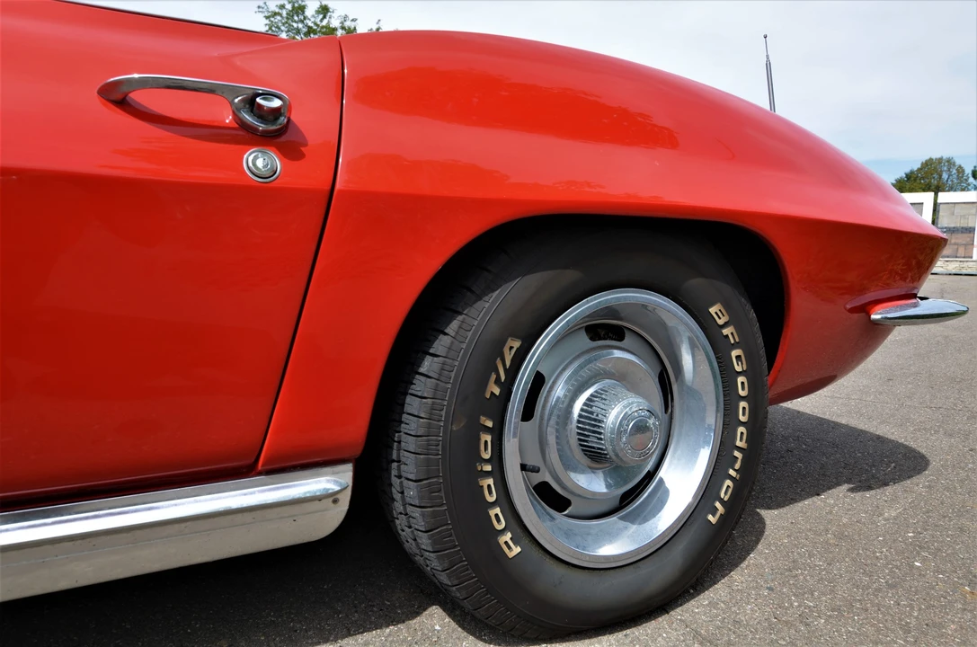 1965 Chevrolet Corvette C2 - Image 29 of 31