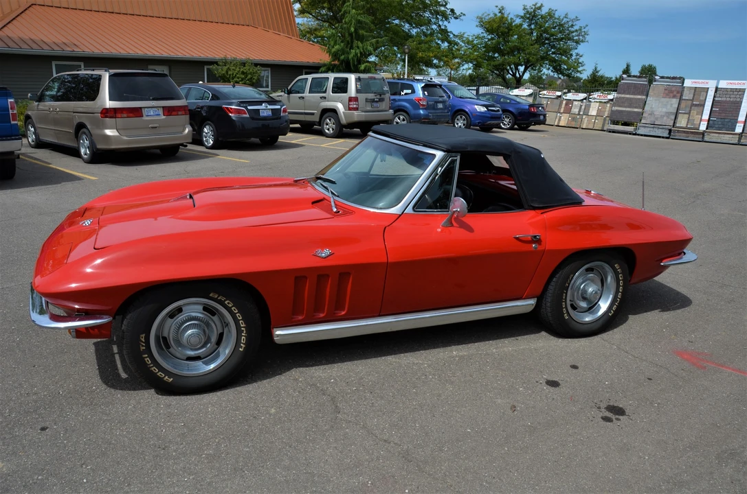 1965 Chevrolet Corvette C2 - Image 20 of 31