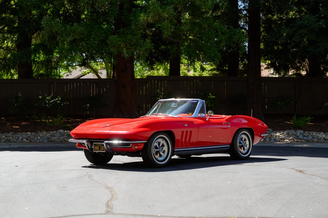 1965 Chevrolet Corvette C2 - Image 2 of 31