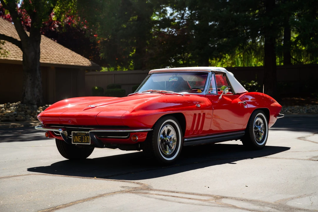 1965 Chevrolet Corvette C2 - Image 30 of 31