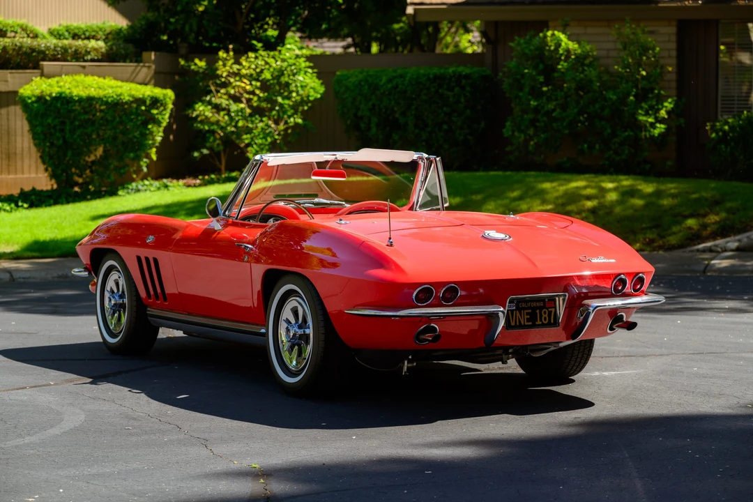 1965 Chevrolet Corvette C2 - Image 25 of 31