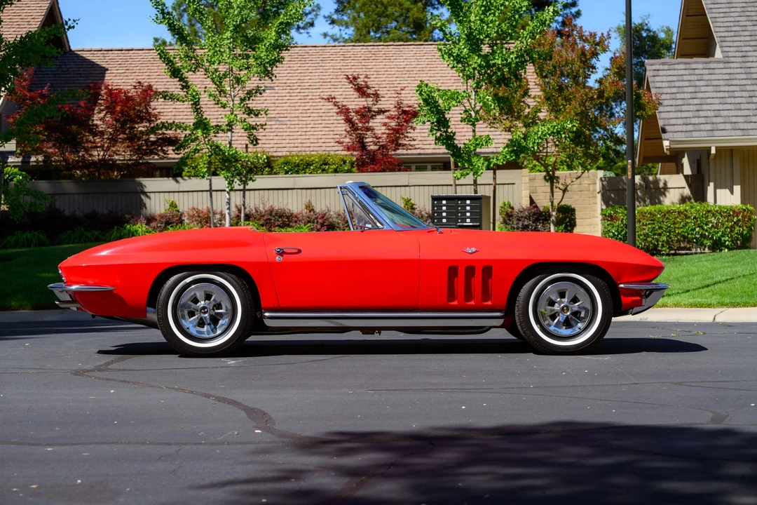 1965 Chevrolet Corvette C2 - Image 16 of 31