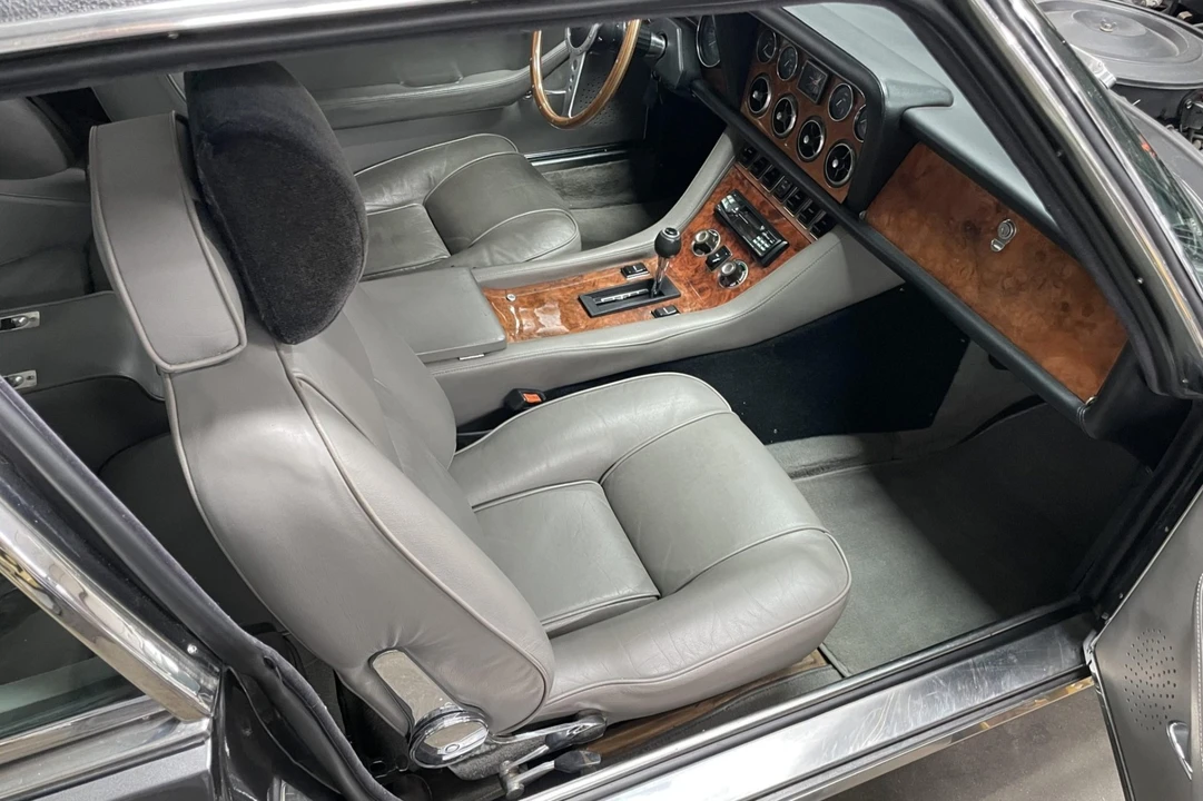 1975 Jensen Interceptor - Image 4 of 8