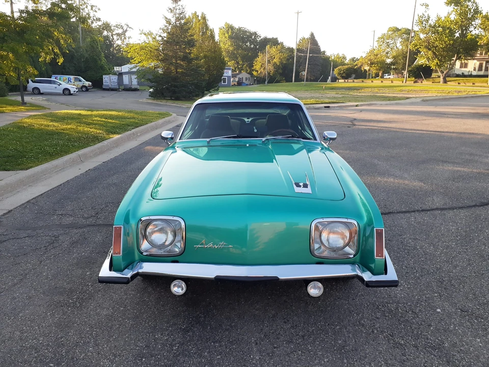 1980 Studebaker Avanti - Image 9 of 31