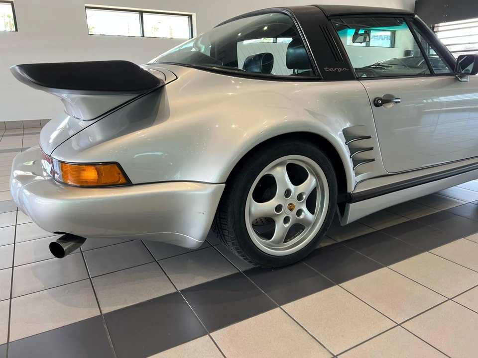 1985 Porsche 911 Carrera 3.2 - Image 24 of 31