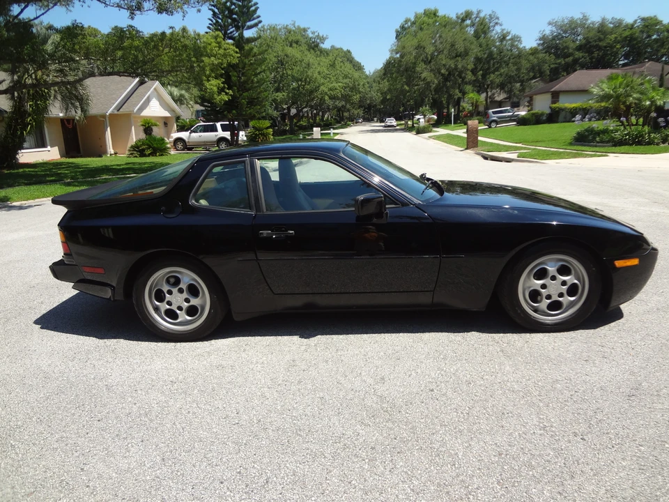 1987 Porsche 944 Turbo - Image 9 of 31