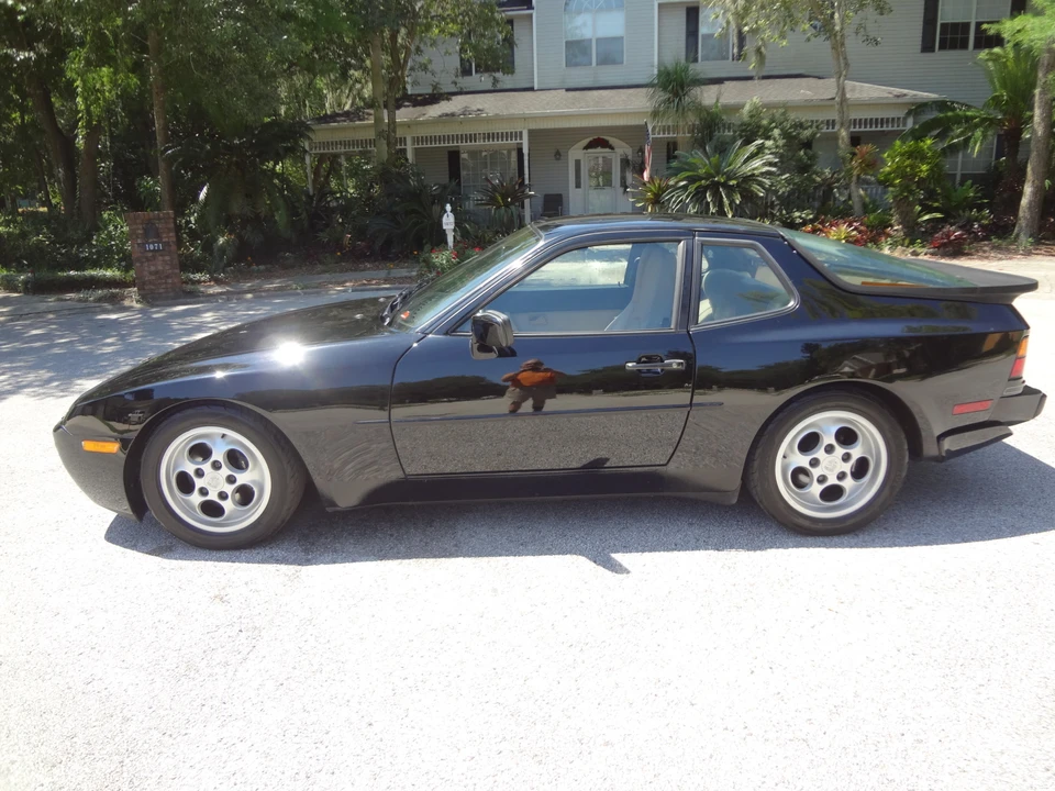 1987 Porsche 944 Turbo - Image 10 of 31