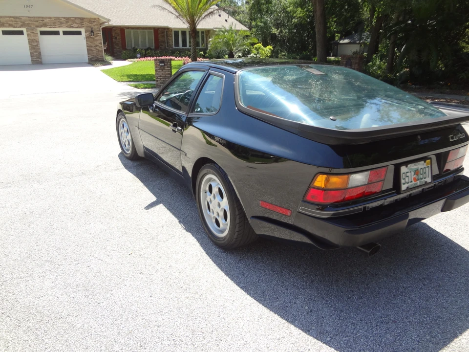 1987 Porsche 944 Turbo - Image 13 of 31