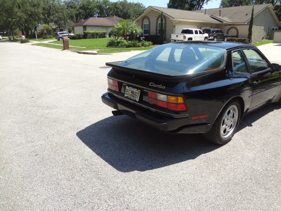 1987 Porsche 944 Turbo - Image 11 of 31