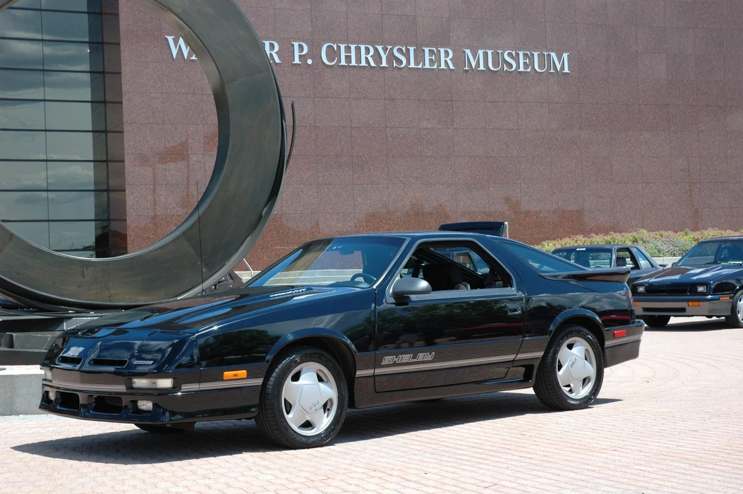 1990 Dodge Daytona - Image 16 of 31