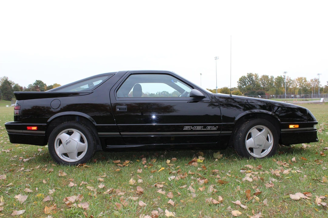 1990 Dodge Daytona - Image 11 of 31