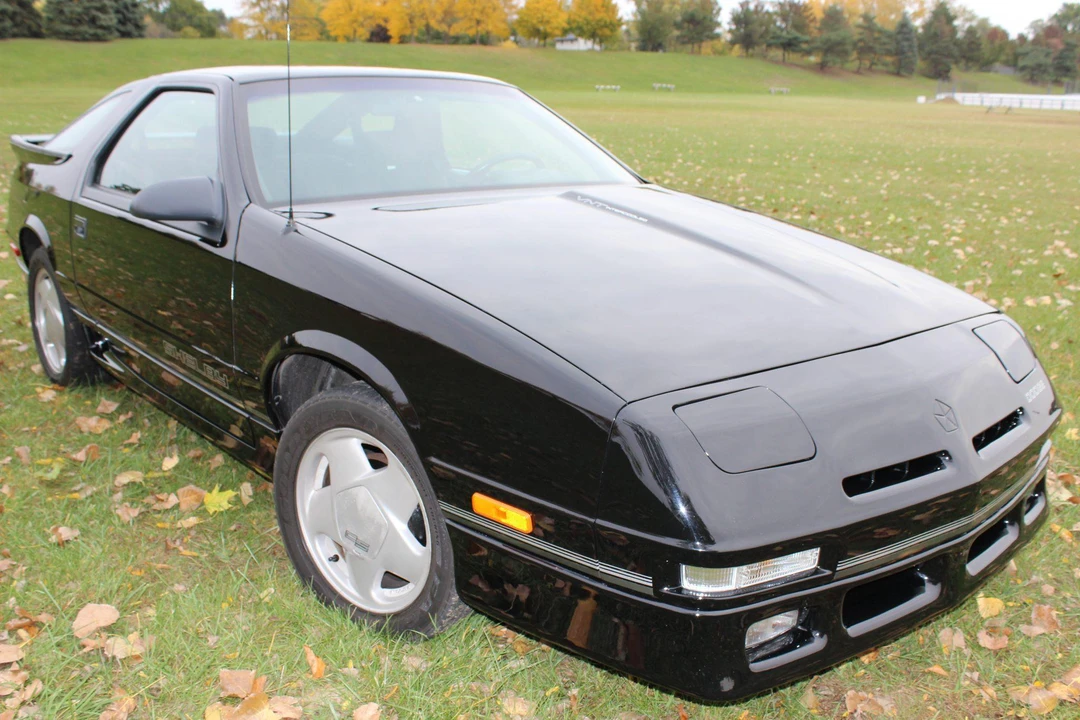 1990 Dodge Daytona - Image 10 of 31