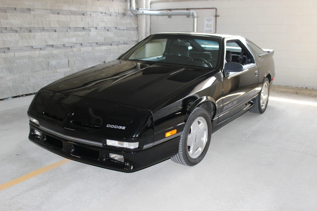 1990 Dodge Daytona - Image 3 of 31