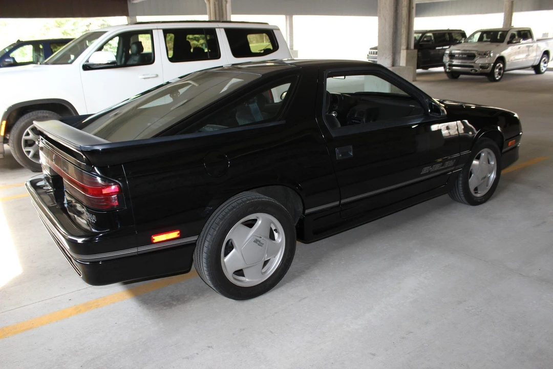 1990 Dodge Daytona - Image 6 of 31