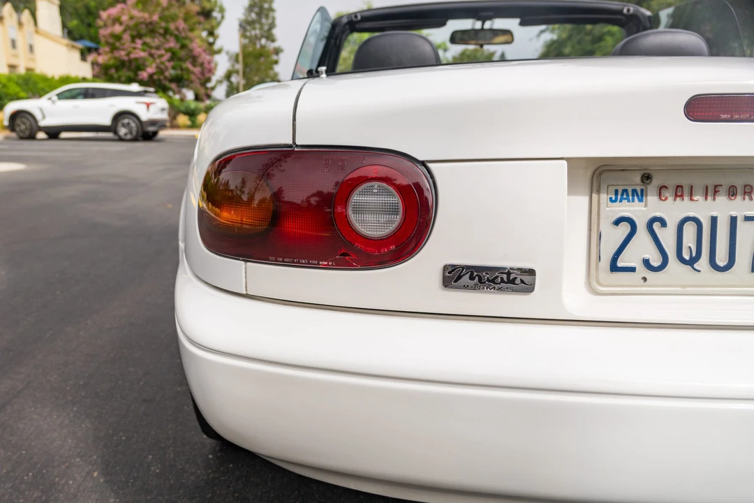 1990 Mazda NA MX-5 Miata - Image 26 of 31