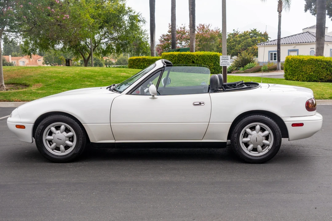 1990 Mazda NA MX-5 Miata - Image 3 of 31