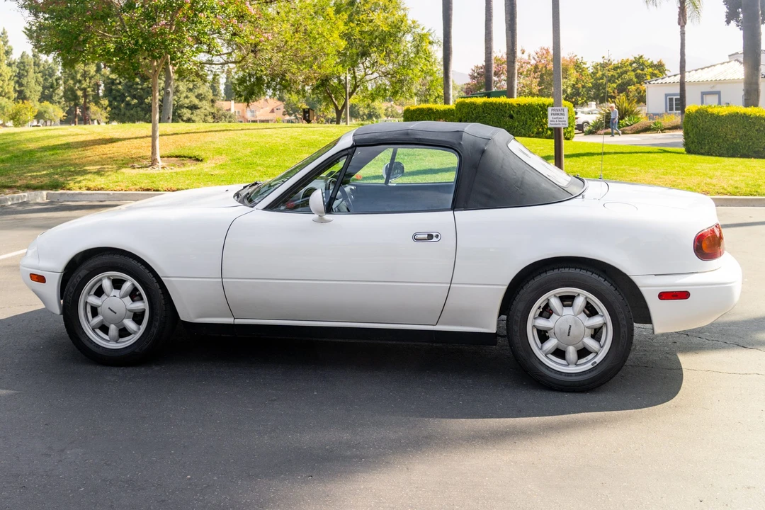 1990 Mazda NA MX-5 Miata - Image 13 of 31