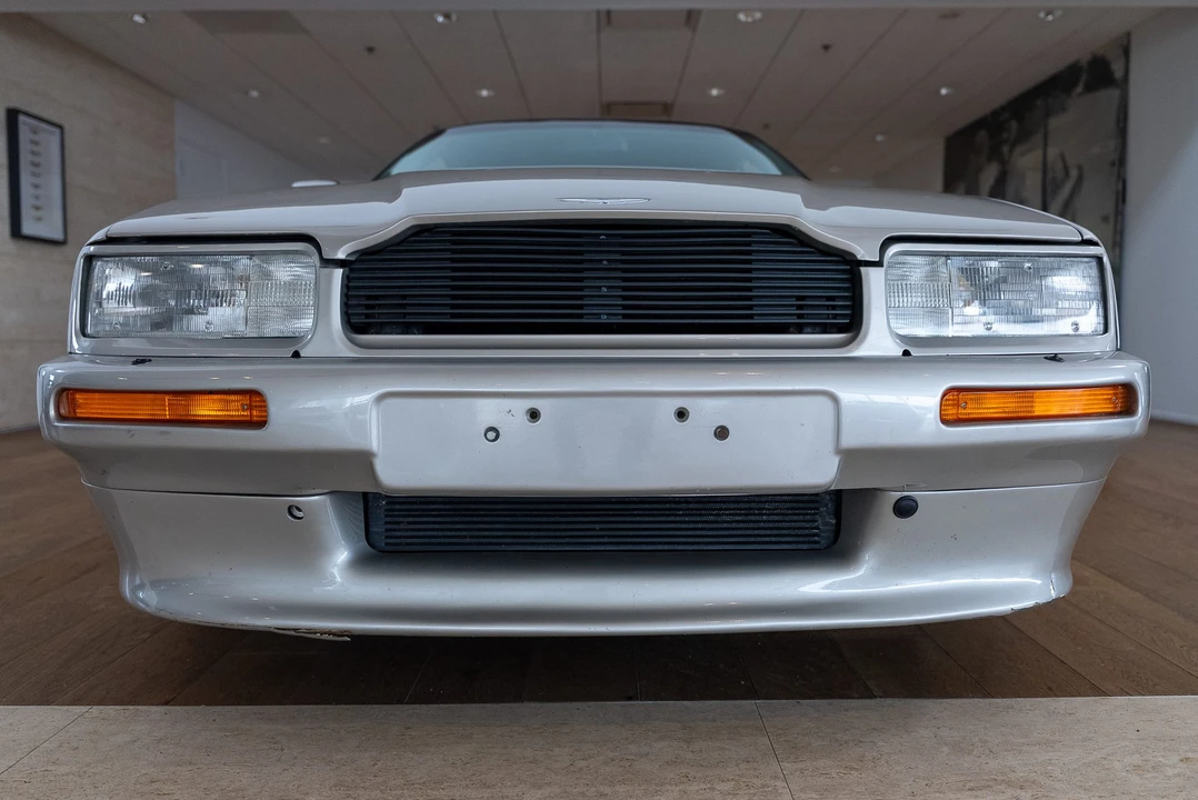1991 Aston Martin Virage - Image 18 of 31