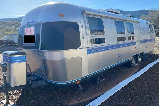 1993 Airstream Classic Excella 1000 30' Travel Trailer