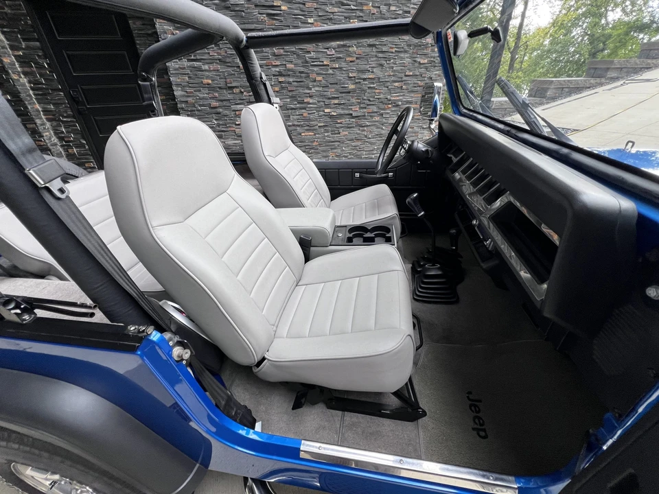 1993 Jeep YJ Wrangler - Image 11 of 31