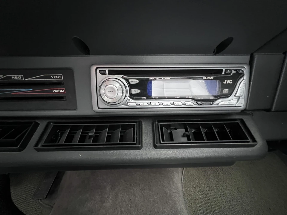 1993 Jeep YJ Wrangler - Image 17 of 31