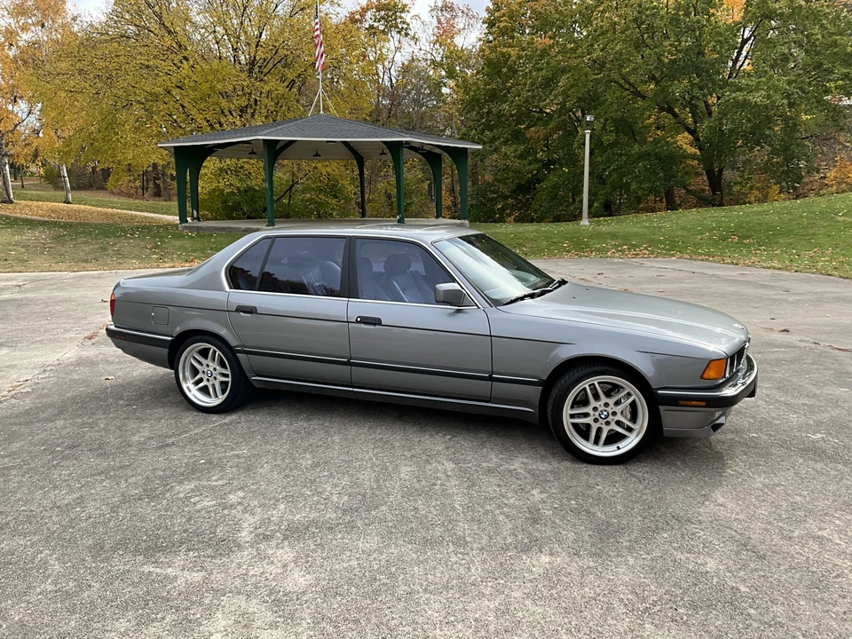 1994 BMW E32 7 Series - Image 10 of 31