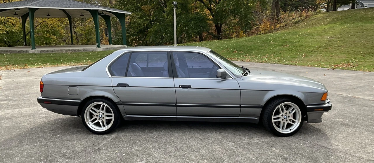 1994 BMW E32 7 Series - Image 11 of 31