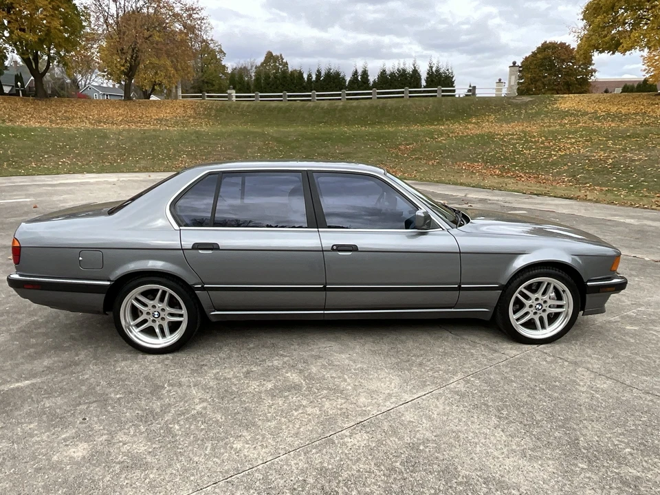 1994 BMW E32 7 Series - Image 13 of 31