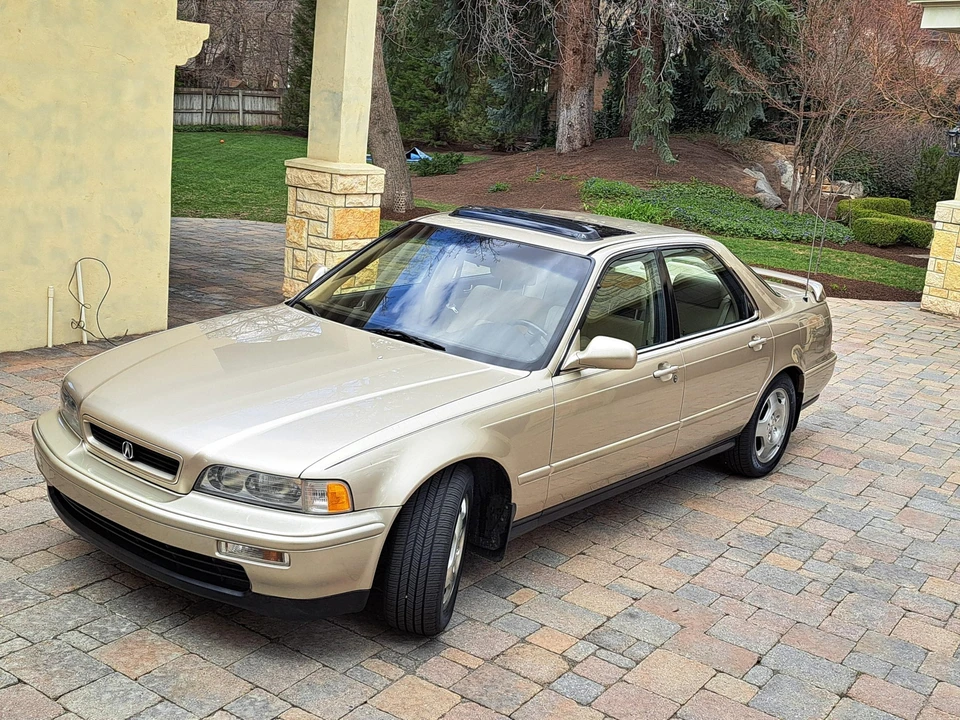 1995 Acura Legend 2nd Gen - Image 12 of 31
