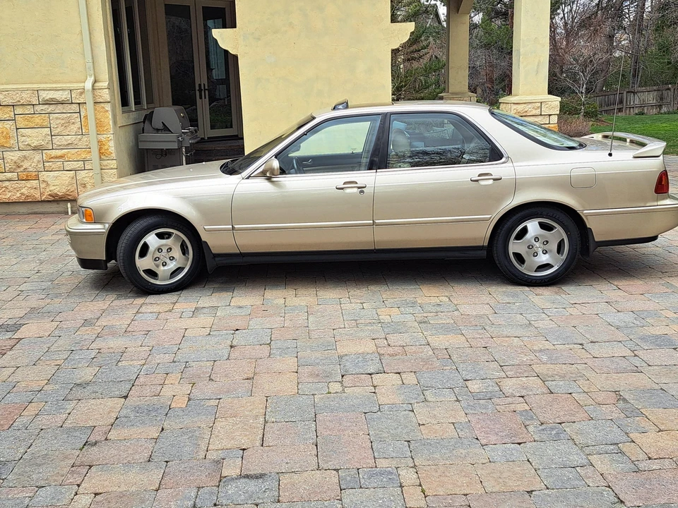 1995 Acura Legend 2nd Gen - Image 13 of 31