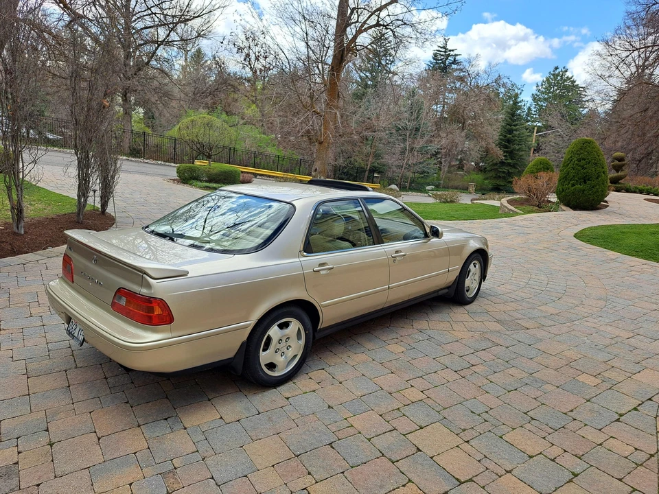 1995 Acura Legend 2nd Gen - Image 9 of 31