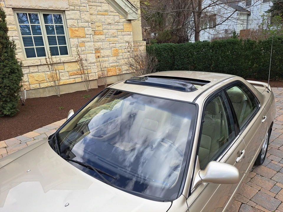 1995 Acura Legend 2nd Gen - Image 28 of 31