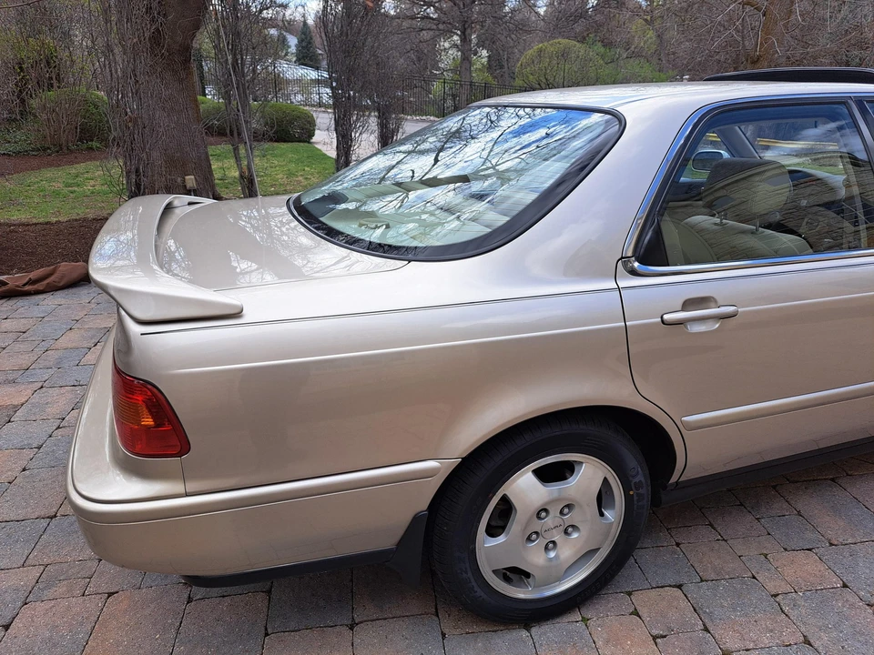 1995 Acura Legend 2nd Gen - Image 19 of 31