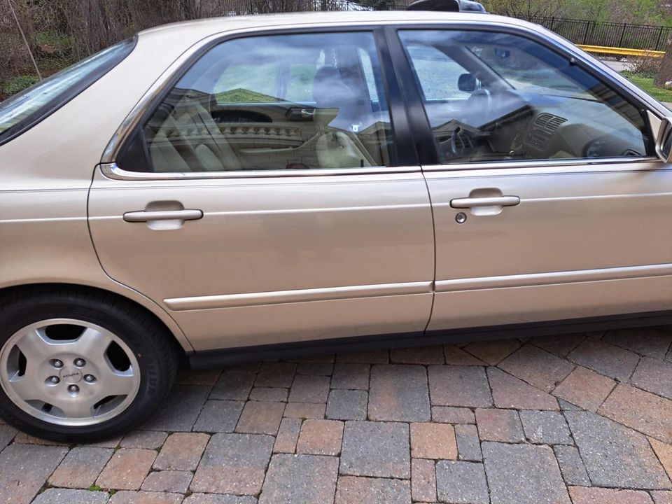 1995 Acura Legend 2nd Gen - Image 22 of 31