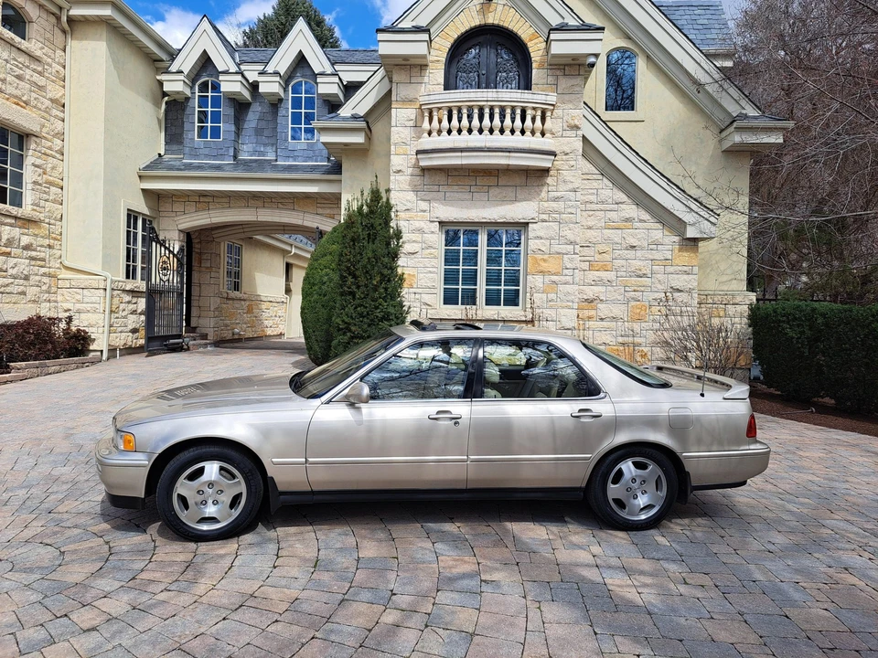 1995 Acura Legend 2nd Gen - Image 5 of 31