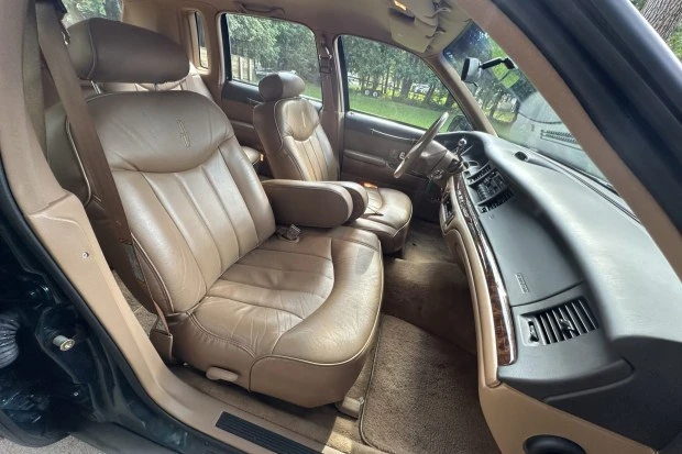 1995 Lincoln Town Car - Image 4 of 8