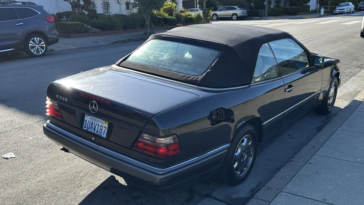 1995 Mercedes-Benz W124 E-Class - Image 13 of 31