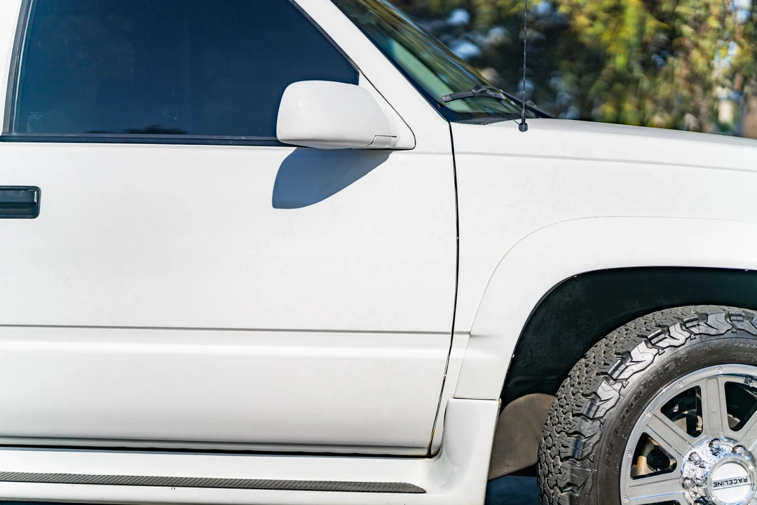 1996 Chevrolet Suburban 8th Gen - Image 18 of 31