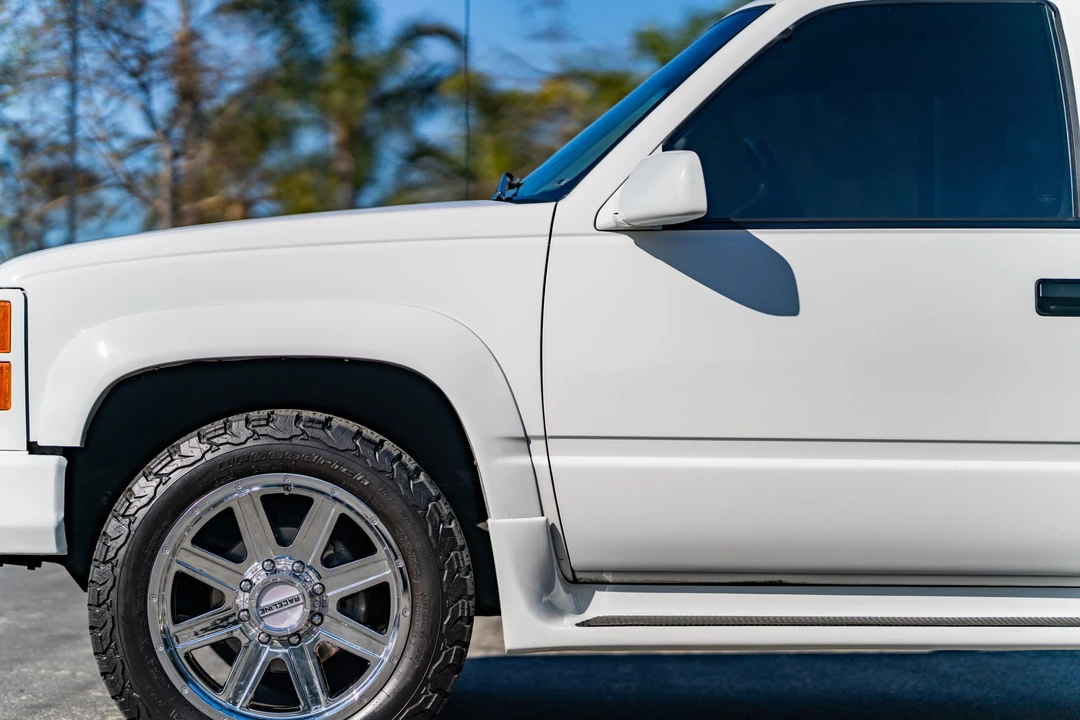 1996 Chevrolet Suburban 8th Gen - Image 25 of 31