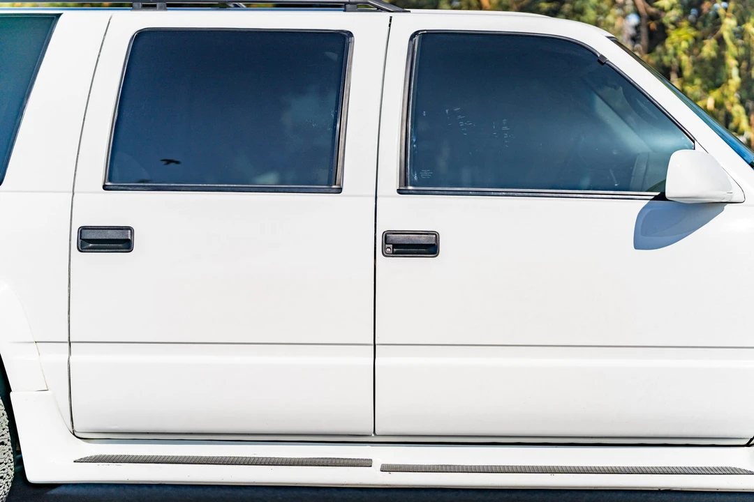 1996 Chevrolet Suburban 8th Gen - Image 19 of 31