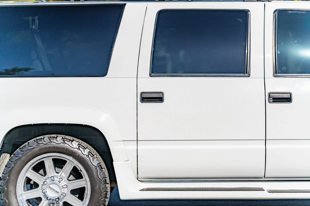 1996 Chevrolet Suburban 8th Gen - Image 21 of 31