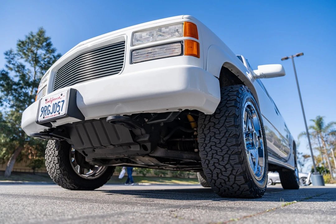 1996 Chevrolet Suburban 8th Gen - Image 11 of 31