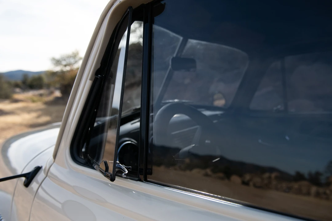 1952 Chevrolet Suburban 3rd Gen - Image 28 of 31