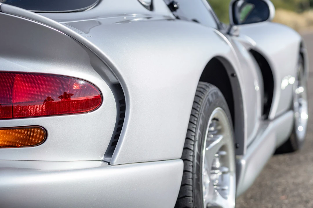 1998 Dodge Viper GTS 2nd Gen - Image 16 of 31