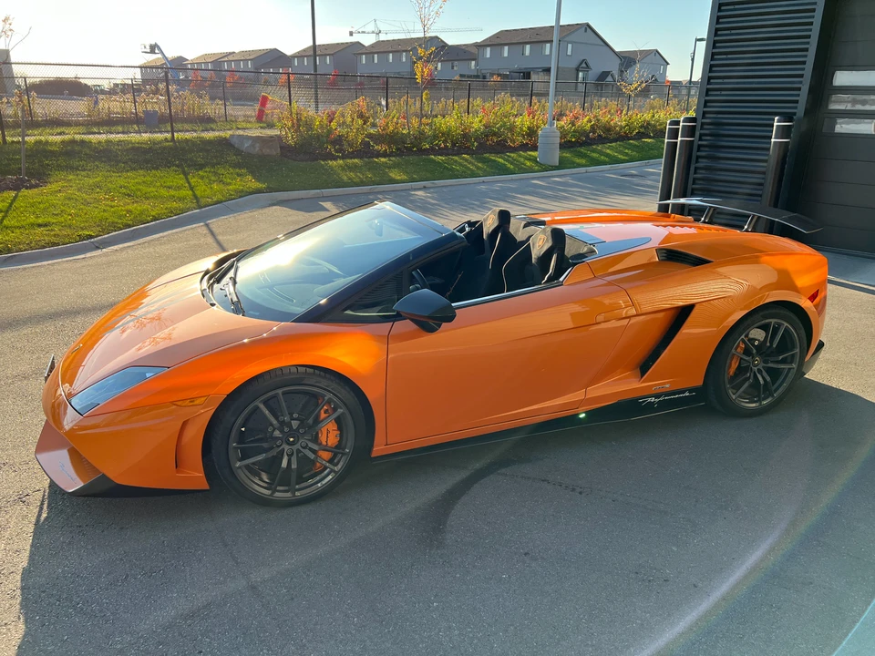 2013 Lamborghini Gallardo LP570-4 Spyder Performante - Image 2 of 31