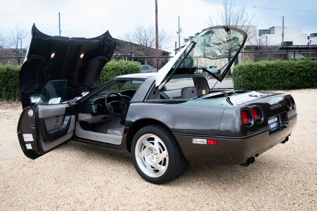 1990 Chevrolet Corvette C4 ZR1 - Image 2 of 7