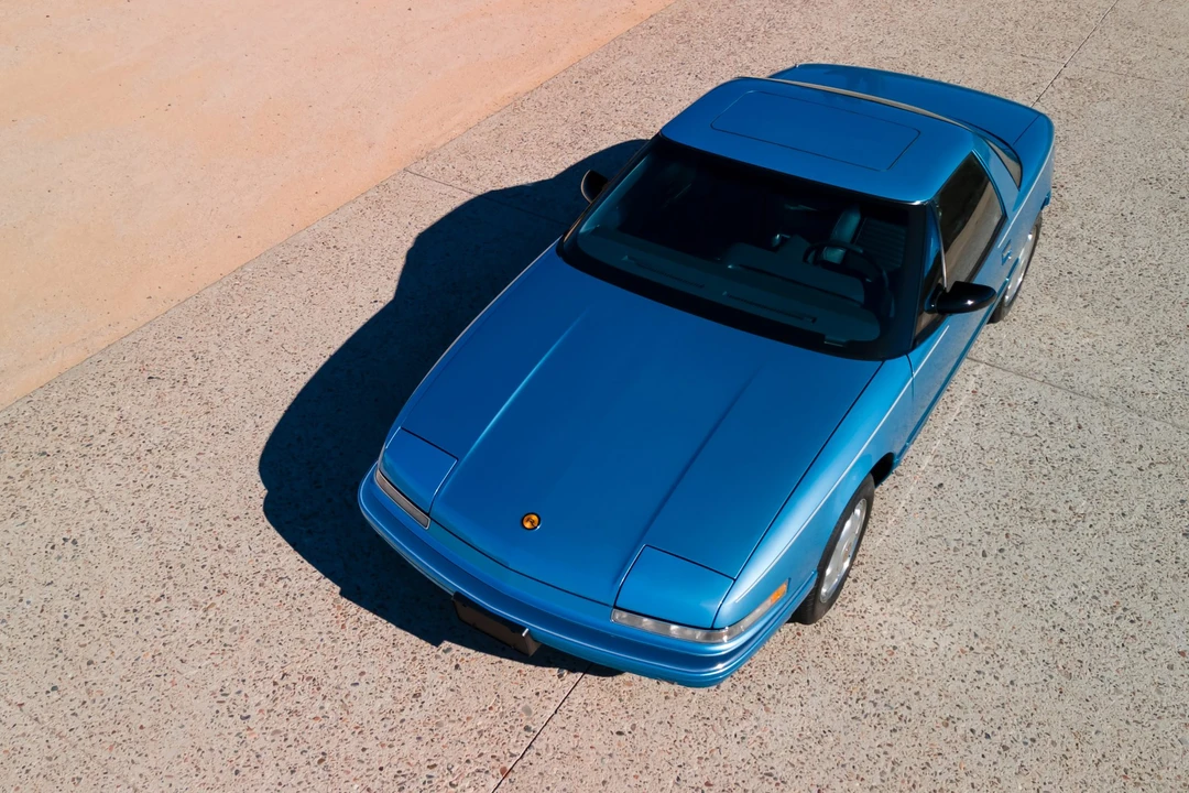 1991 Buick Reatta - Image 28 of 31