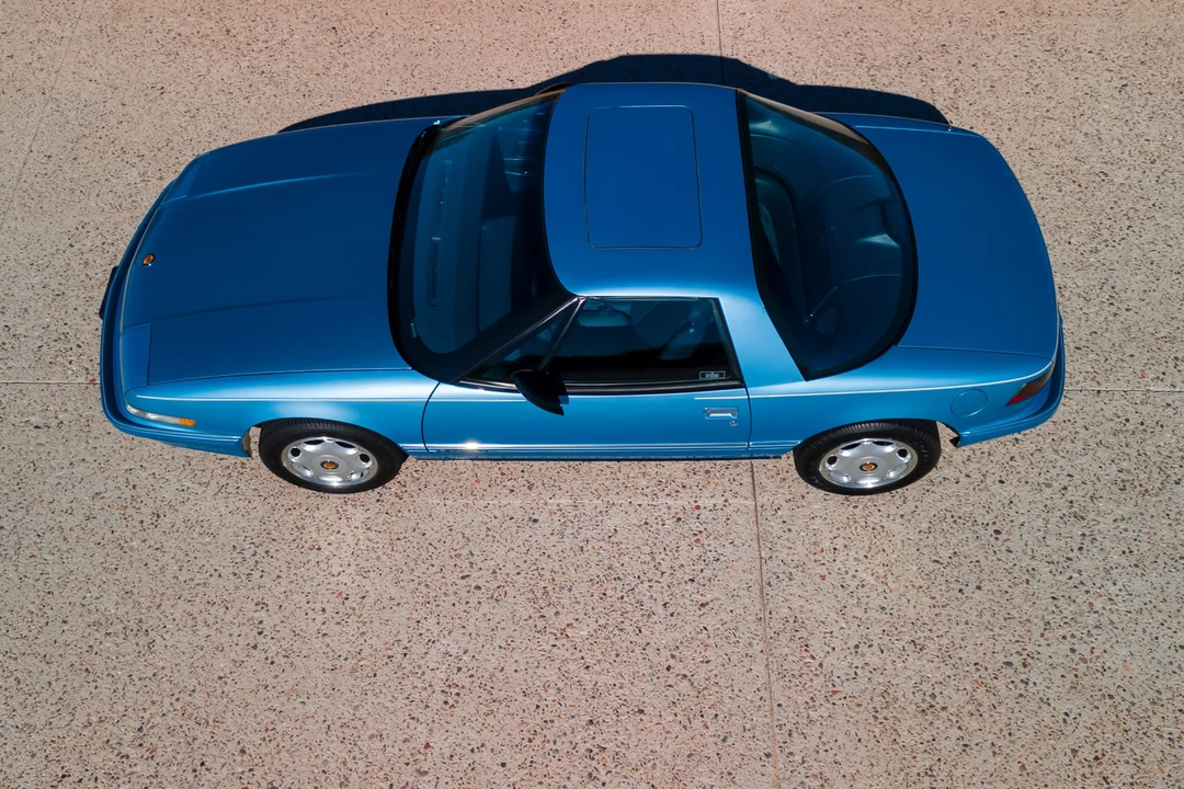 1991 Buick Reatta - Image 30 of 31